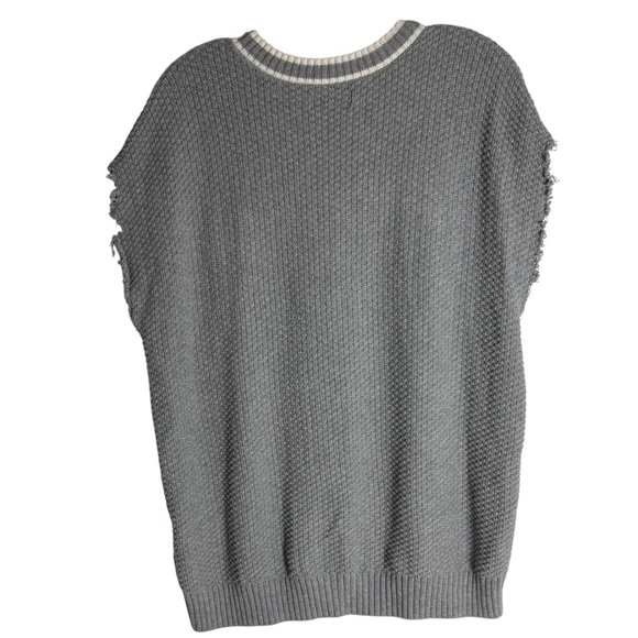 HOLLISTER Boxy V-Neck Oversized Cable Knit Sweater Vest in Gray Size Medium - Picture 3 of 9